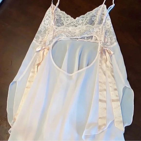 Victoria’s Secret silky lace chemise honeymoon nighty - Picture 3 of 5